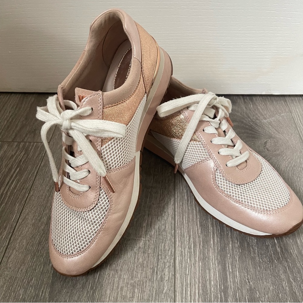 Michael Kors Woman’s Leather Pink Sneakers Size 10M Excellent Condition